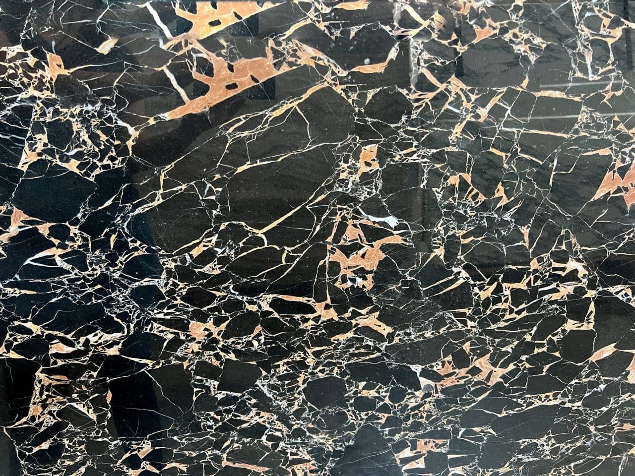 Nero D Oro
